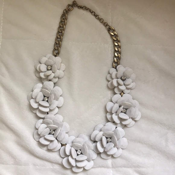 J.Crew White Floral statement necklace with studs - Picture 3 of 9